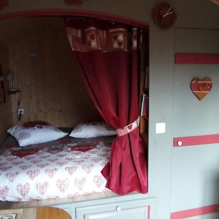 Roulotte Romantique Chauffee En Cevennes Monteils  Eksteriør bilde